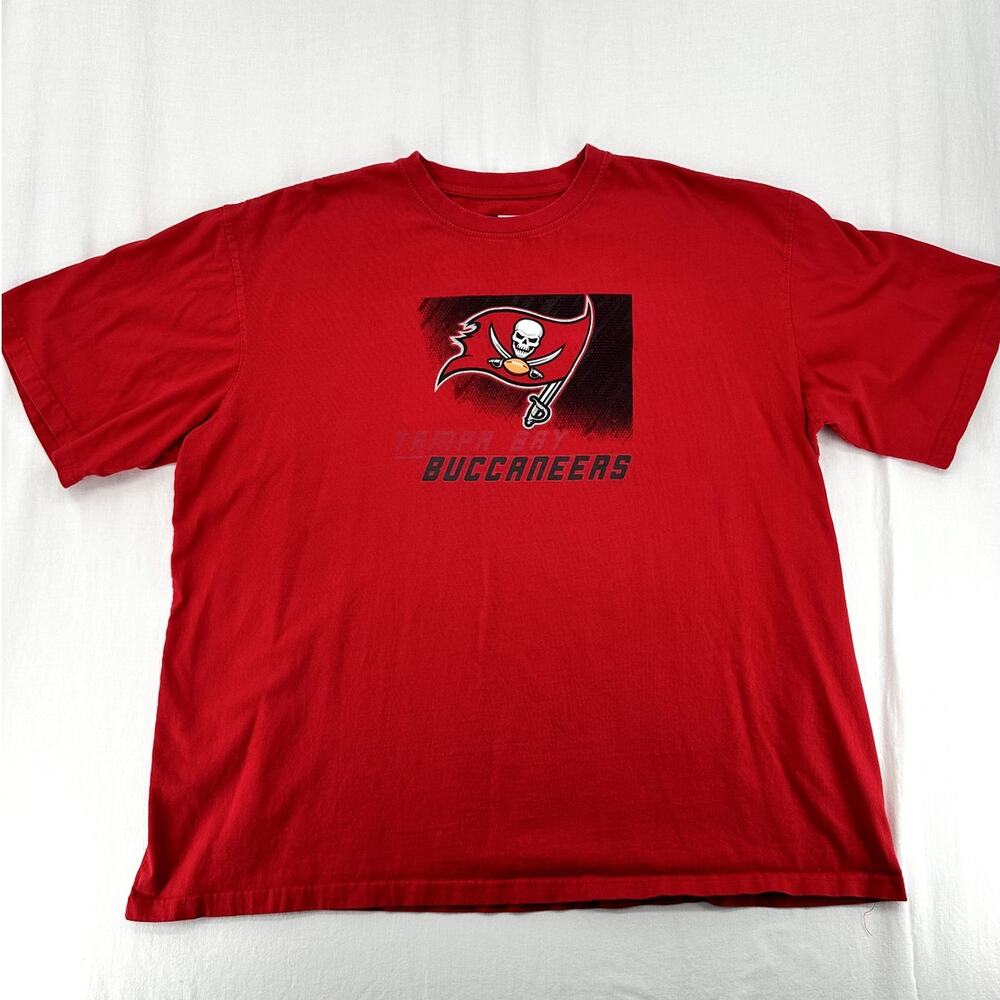NFL TEAM APPAREL TAMPA BAY BUCCANEERS T-SHIRT